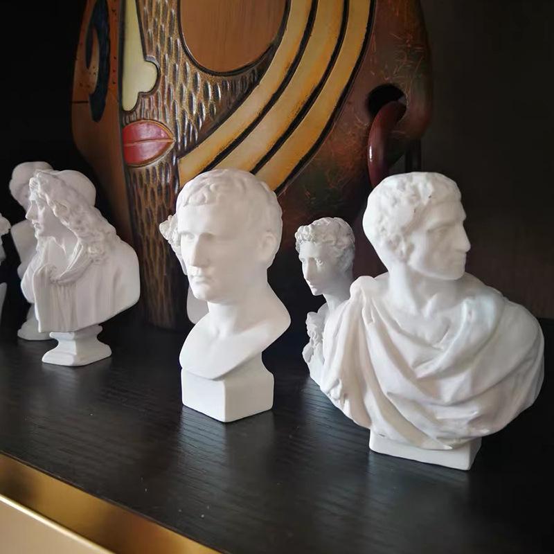 Kleine Harz-Gips-Skulptur: David & Venus Skizzenkopfmodelle