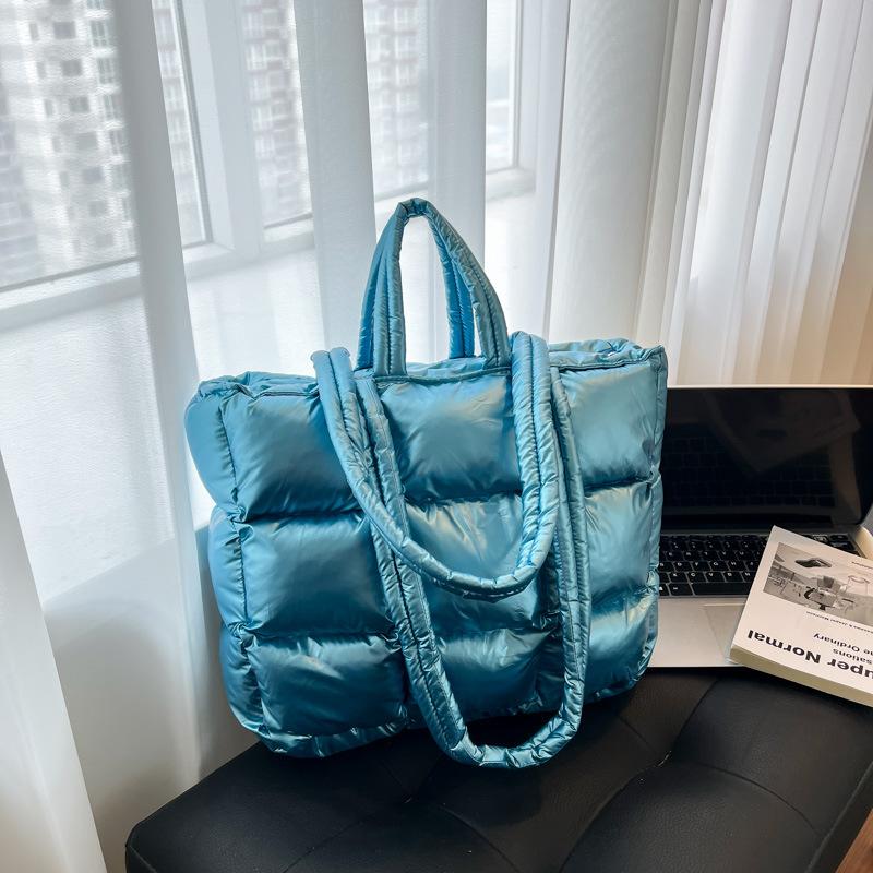 Large-capacity Cotton Clothing Bag Women's Autumn and Winter Versatile New Casual Shoulder Bag Popular Commuter Tote Bag