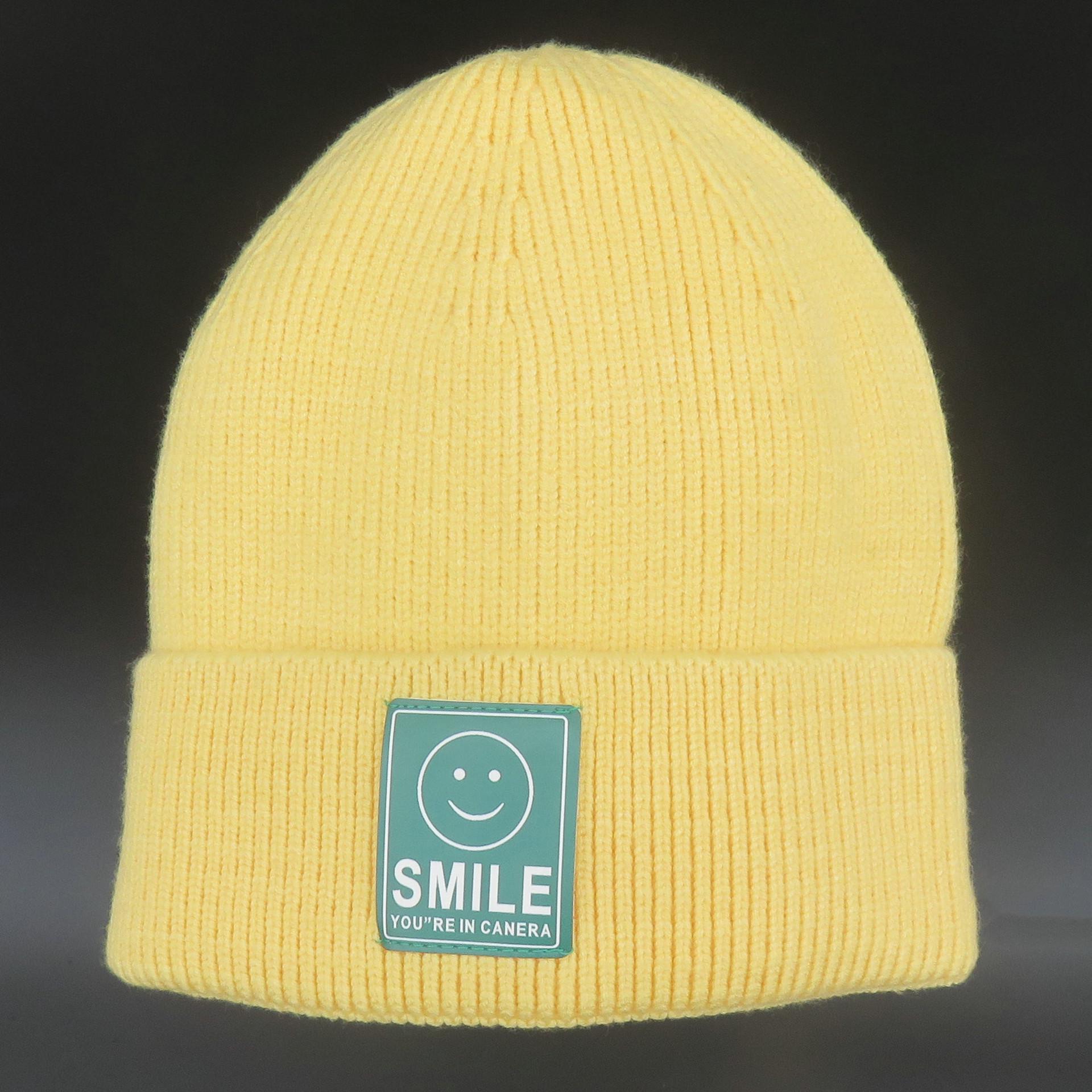 

Женская вязаная шапка бини конфетного цвета - теплая осенне-зимняя шапка для защиты ушей One Size