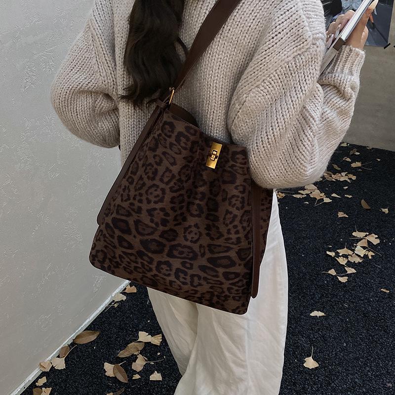 Leopard Print Suede Tote: Versatile Large-Capacity Crossbody for Autumn/Winter