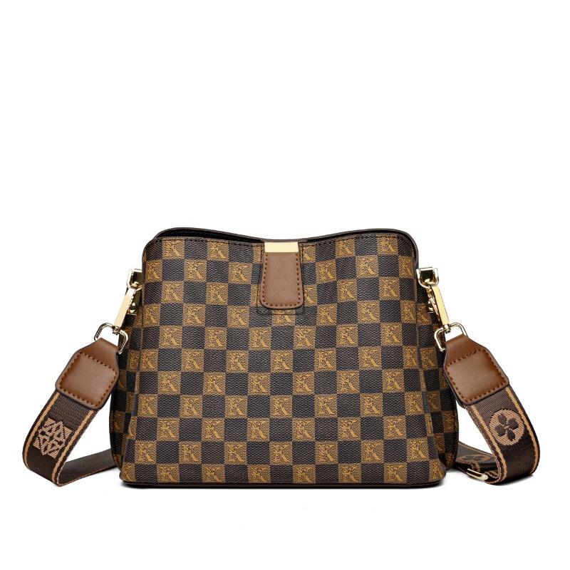 Foreign Trade Bag Women's 2023 New Advanced Versatile Printing Letter Wide Shoulder Strap Large Capacity One Shoulder Bucket Bag Tide