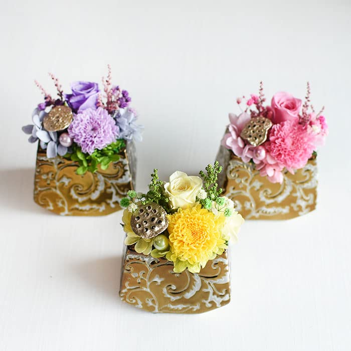 Kotohana Buddhist Offering Arrangement with Preserved Flowers, Incense, and Small Chrysanthemums (Yellow)