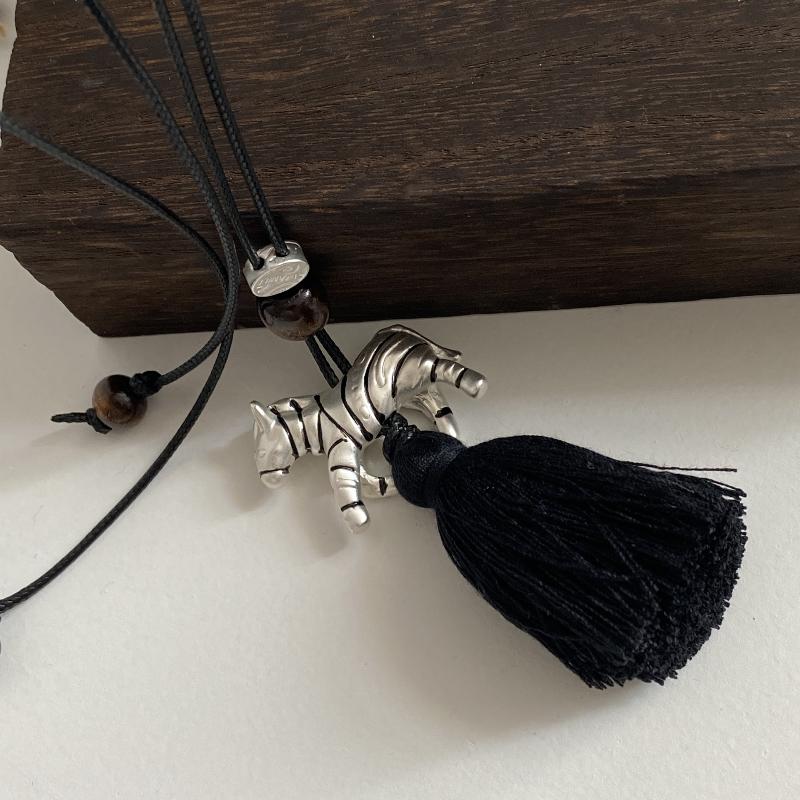 

Натуральный Минималистичный Дизайн Зебра Кисточка Длинные Подвески Ожерелья Для Женщин Мода Универсальная Регулируемая Цепочка Для Свитера Украшения A1