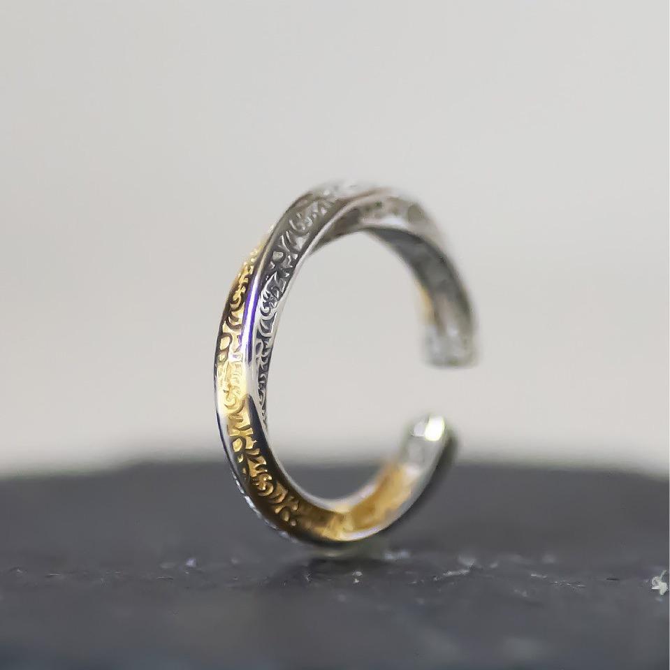 

Korean Sterling Silver 925 Arabesque Möbius Two-Tone Adjustable Ring Open Adjustable