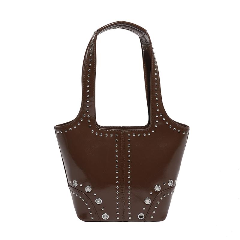 

2025 Autumn & Winter New Glossy PU Bucket Large Capacity Shoulder Bags Solid Zipper Super Cool Exquisite Rivets Women s Handbags