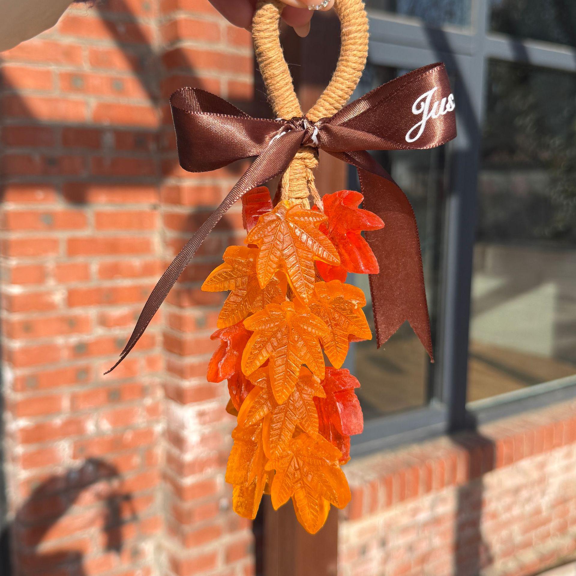 

Maple Leaf Aromatherapy Hanging Soap - Washable Pendant for Bath and Hand Wash