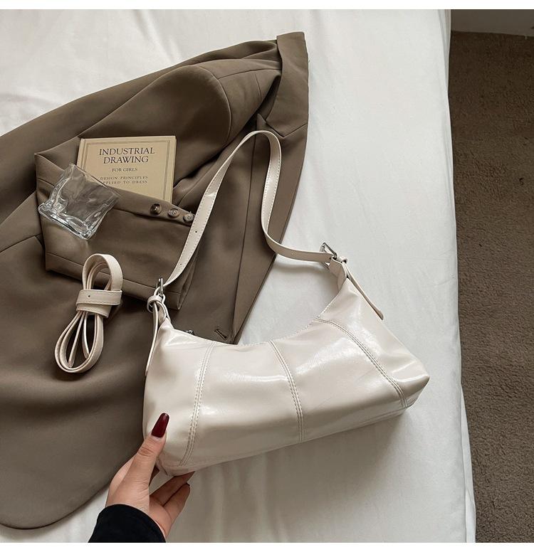 

2025 spring new soft leather shoulder bag large capacity versatile messenger bag fashion senior commuter dumpling bag