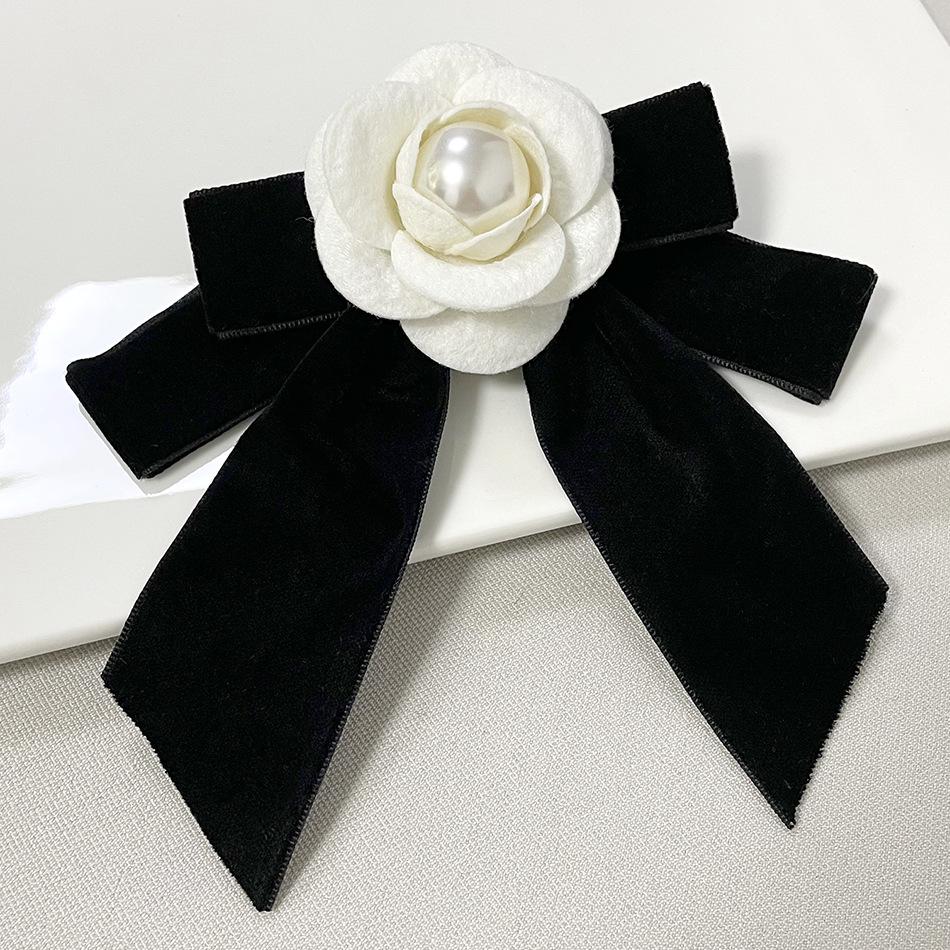 French Black Velvet Camellia Collar Pin Brooch for Women – Elegant Bow Decoration In Fragrance Style