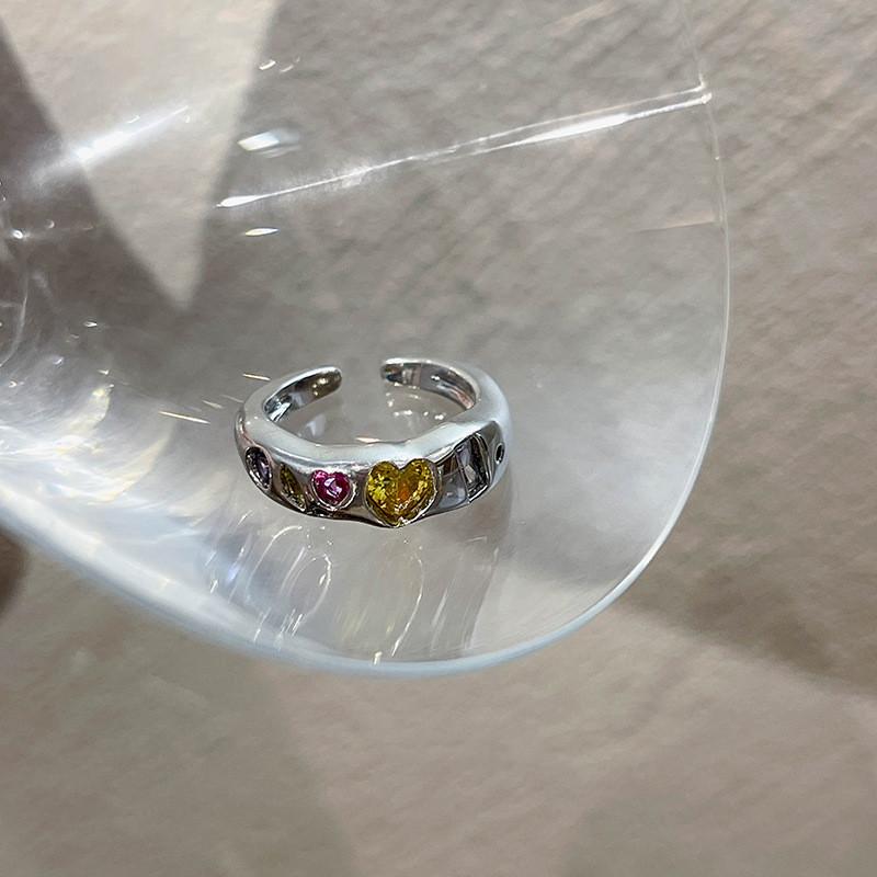 Bunter herzförmiger Zirkonia Metallring für Damen Verstellbares stilvolles modisches Accessoire