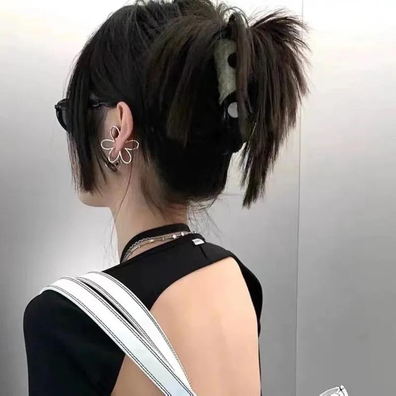 1PC Trendy Creative Hollow Flower Ear Cuff Exaggerated Fake Pierced Earring Ear Bone Clip for Women Girls Aesthetic Jewelry Gift
