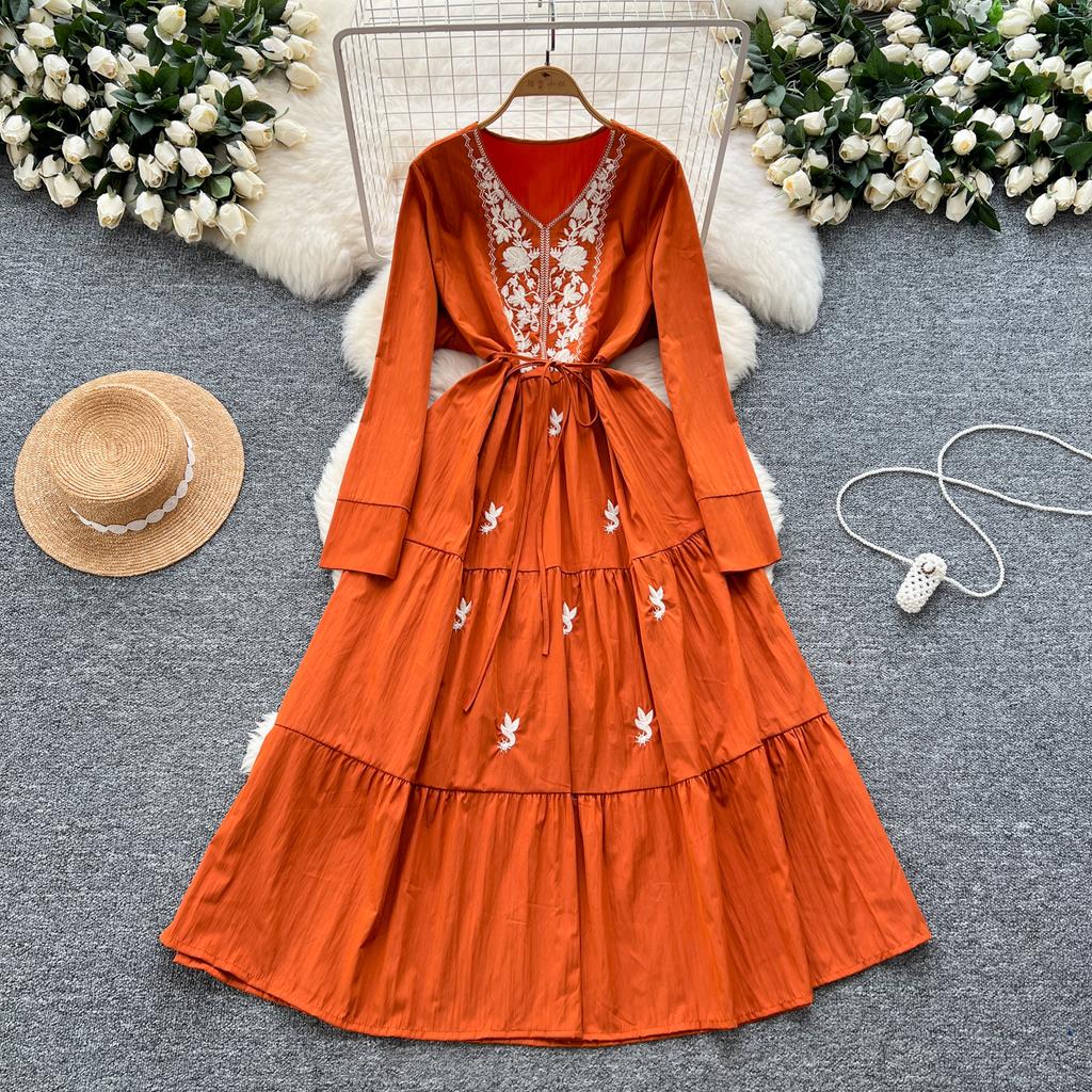 Vintage Western Style Embroidered V-neck Strap Up Waist Long Sleeve Dress for Women French Elegant Grand Swing Long Dress