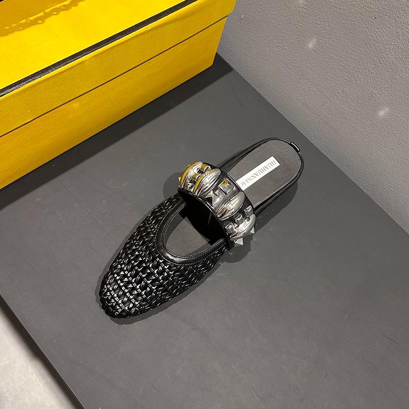 In the Summer of 2025, the New French Retro Hollowed-out Fishing Net Is Breathable, and the Inner Height Is Increased. Sandals for Women Wear Bag H