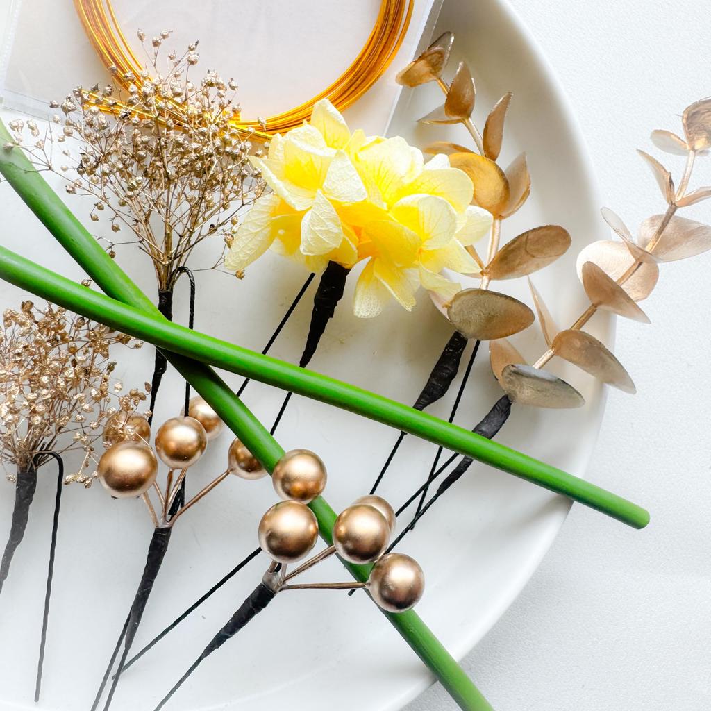 Yellow Calla Lily, White, Coming-of-Age Ceremony, Hair Ornament, Dried Flowers, Mizuhiki (decorative cord), Gold Leaf, Japanese Traditional Clothing,