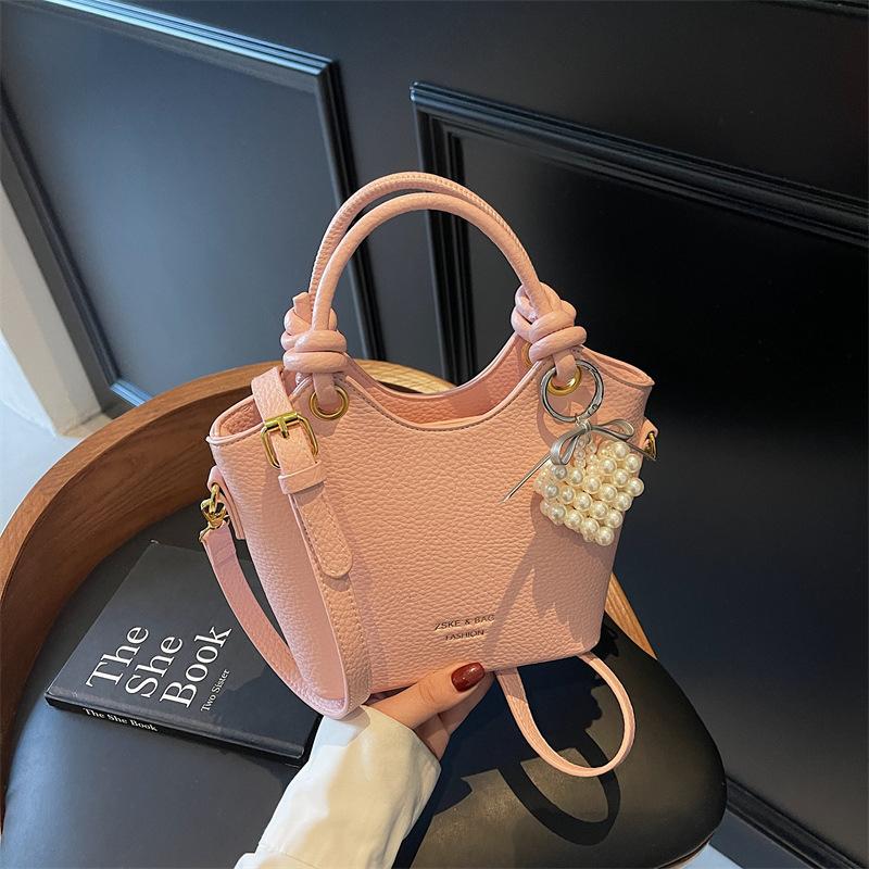 Hand Carry Fashion Bucket Bag Women's Korean Version Ins Shoulder Bag 2025 Spring New Simple Casual Portable Messenger Bag