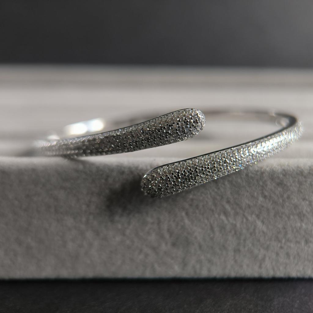 Silver Bracelet with Cubic Zirconia, Item Weight 11.73 G (2206545)