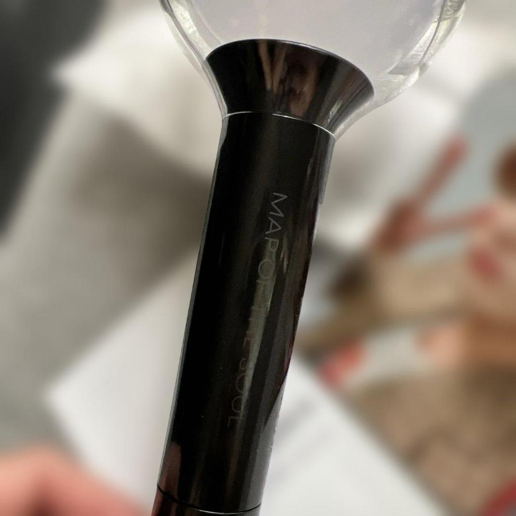 [USED] BTS Official Penlight Ver.4 AmiBomb with Trading Card