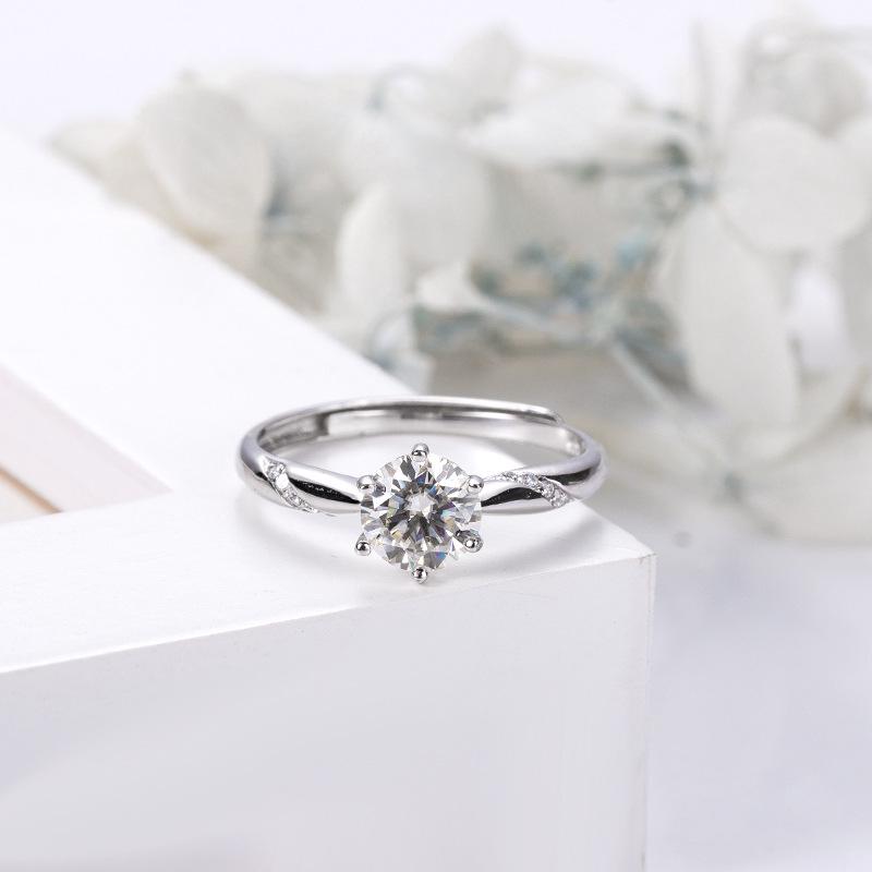 Ash Princess Moissanite Wedding Ring: S925 Sterling Silver, One Carat, Six-Prong, Fashionable Inlaid Confession Style.