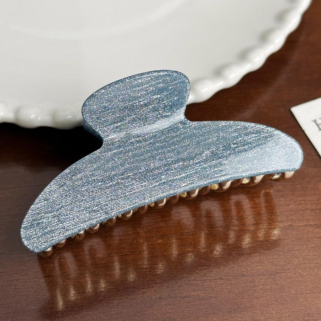Sophisticated Acrylic Hair Claw Clip Featuring Unique Line Design For Fashionable Women