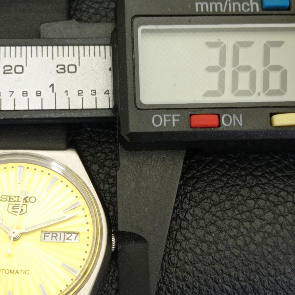 Seiko 5 AUTOMATIC 6309A JAPAN MENS VINTAGE GOLDEN COLOR DIAL WATCH A701458-5 R206b-a701458