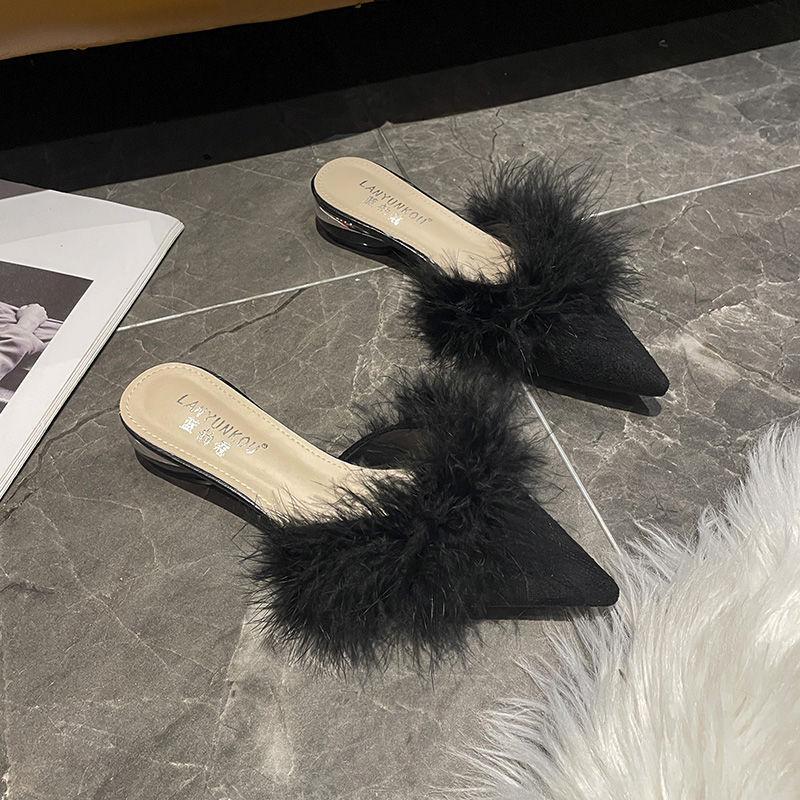 Замшевые черные пушистые полутапочки Модные и универсальные мюли с острым носком и низким толстым каблуком для ношения на улице 33 чёрный 2919₽