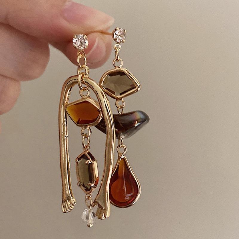 French Retro Art Abstract Style Drop Earrings for Women Fashion Asymmetrical Design Korean Version Personality Earrings Jewelry