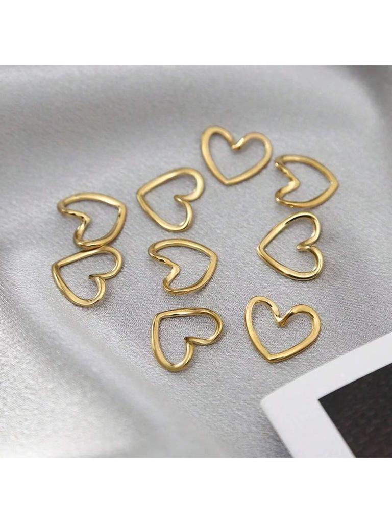 Elegant Titanium Steel Heart Necklace for Women - Hollow Design, Light Luxury, Versatile Clavicle Chain