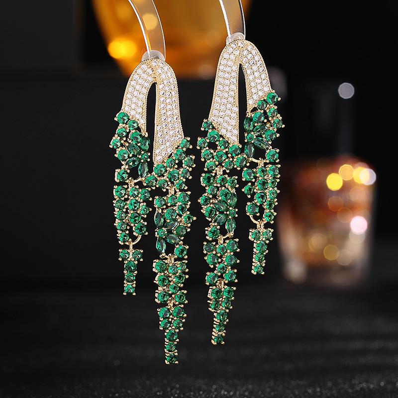 SUYU Retro Palace Attire Exaggerates Atmospheric Earrings Elegant Temperament, Dinner Dress Paired With Long Earrings