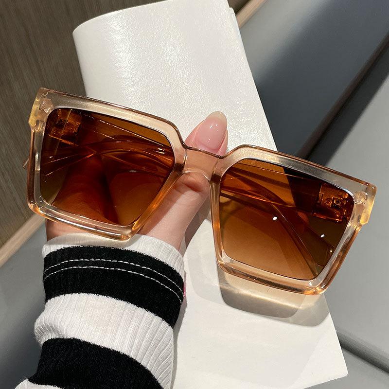 Women Luxury Designer Square Sunglasses UV400 Protection Classic Vintage Fashion Eyewear for Outdoor Holiday