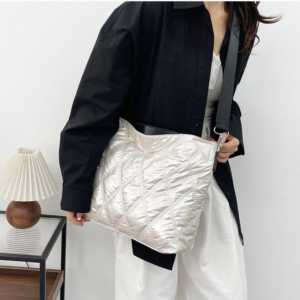 Bestickte Handtaschen mit großem Fassungsvermögen für den täglichen Gebrauch Steppmuster Tote Bag Bequem zu tragen
