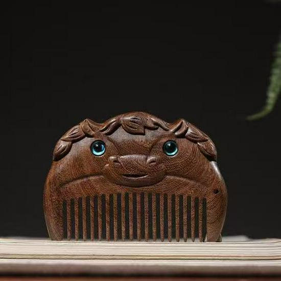 12 Zodiac Green Sandalwood Baby Comb – Engravable Wooden Craft for Children's First Birthday Gift