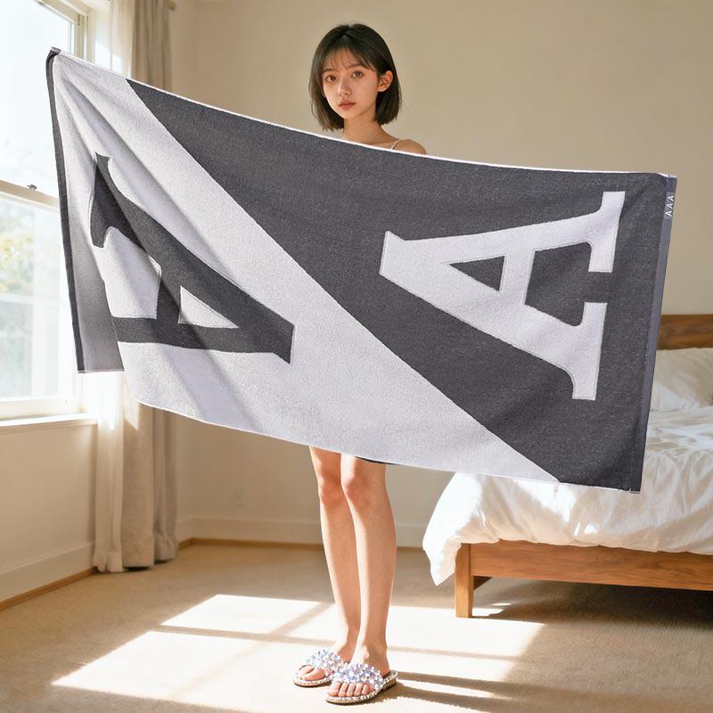 Large Grade A Yarn-Dyed Jacquard Cotton Bath Towel - Thick, Absorbent, Adult Style