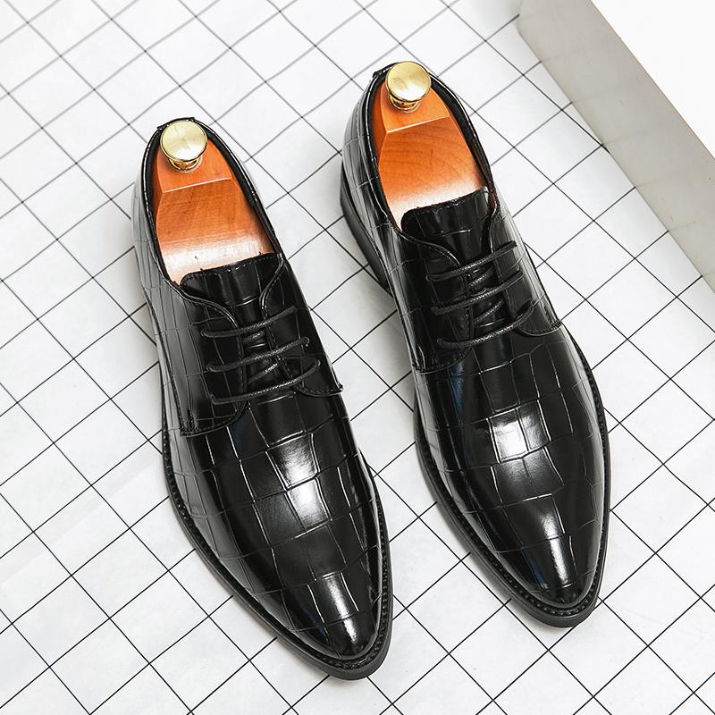 British Men's Pointed Green Patent Leather Shoes Designer Gentleman Oxfords Wedding Dress Prom Groom Footwear Zapatos Hombre