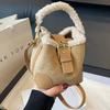 Retro Women's Bucket Bag Elegant Fashi Versatile Winter Shoulder Bag Handbag Simple Textured New 2026 Cute Warm Crossbody Bag