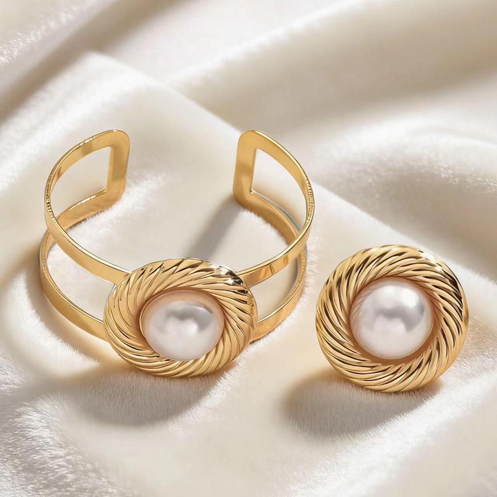 Set Bracciale & Anello Metallico con Perle a Spirale Regolabile - Gioielli Geometrici da Donna