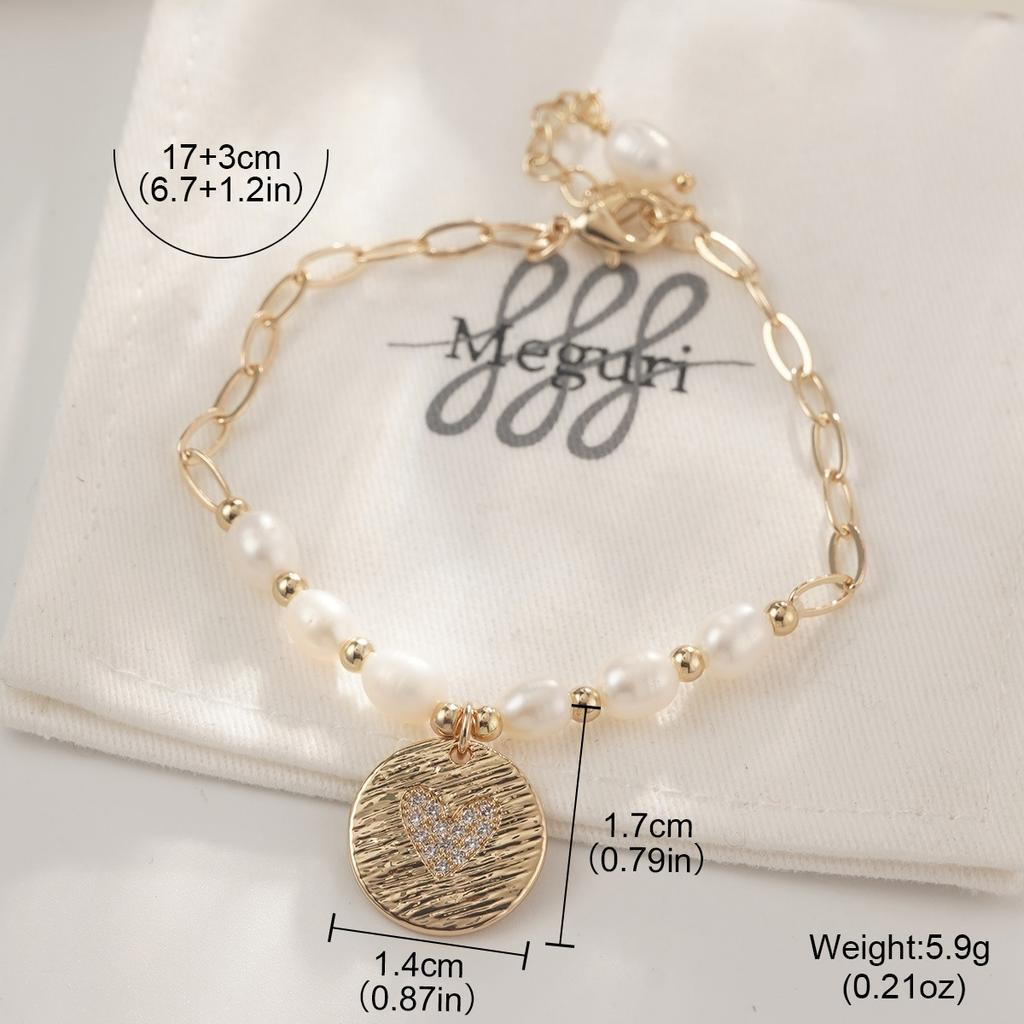Retro fashion natural pearl bracelet ins girlfriend with the same beaded simple light luxury niche love pendant bracelet