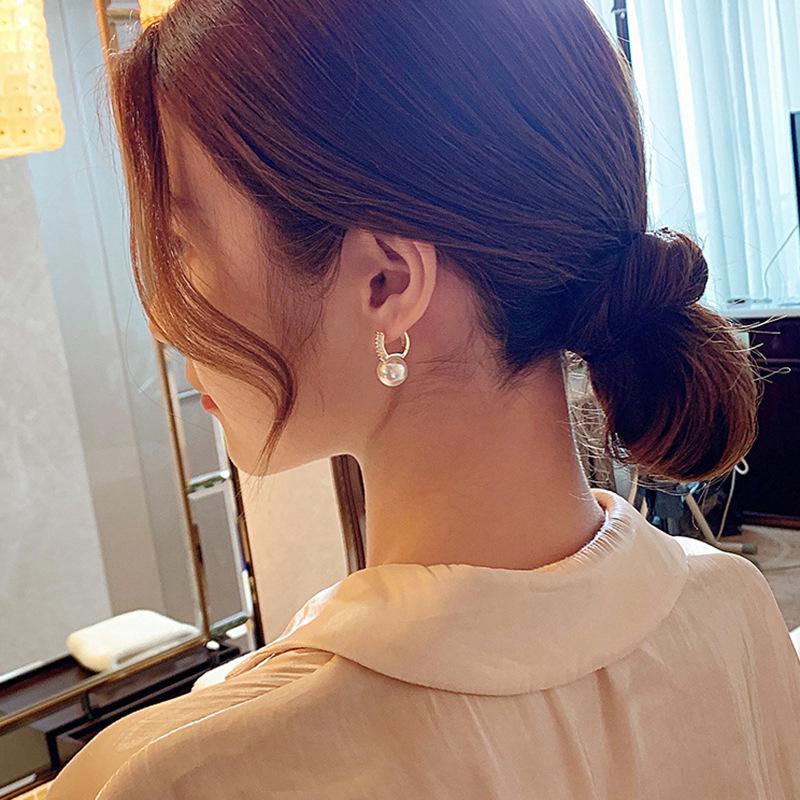Rhinestone Pearl Ear Cuff: Chic Korean Design Earrings for Women