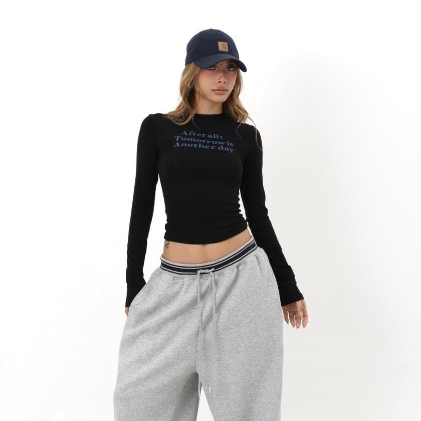 Slim-Fit Trendy Letter Print Long-Sleeved Top - Fashionable & Unique Design