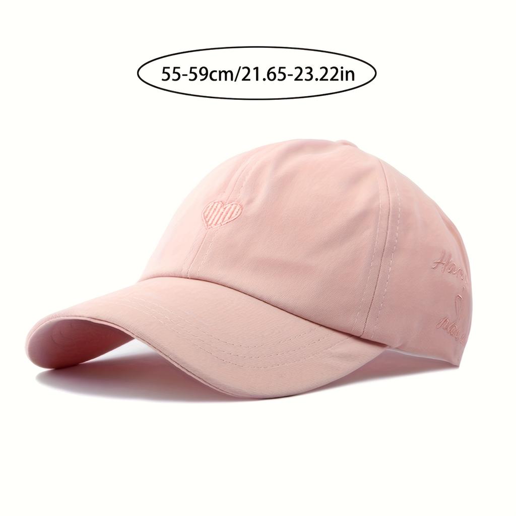 Casquette de baseball pour femme avec trou pour queue de cheval, chapeau de soleil d'été brodé en forme de cœur, respirant et confortable pour un usage quotidien