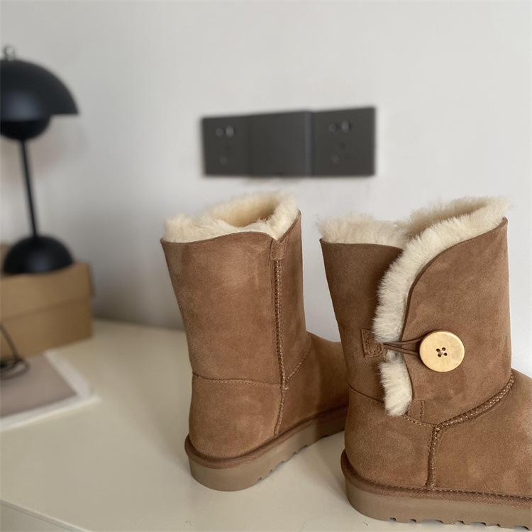 Henan Sangpo snow boots women's winter new medium tube sheepskin fur integrated fleece thickened warm snow cotton shoes