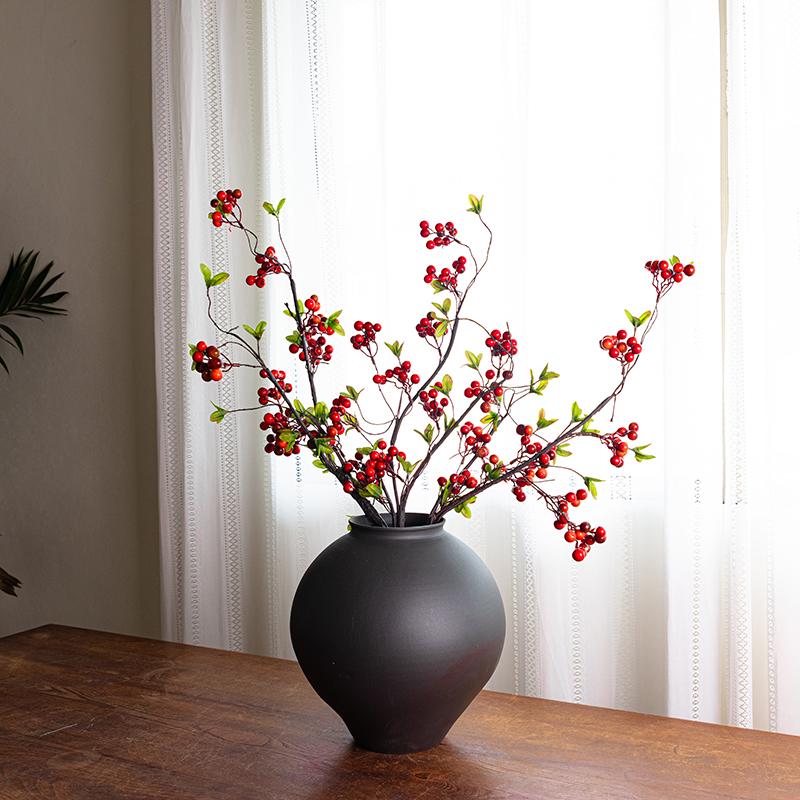 Jingdezhen Ceramic Vase: Retro Chinese Pottery for Living Room or Dining Table Flower Arrangements.