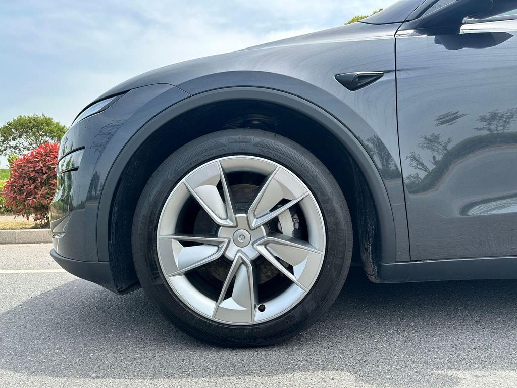 19-inch Wheel Hub Cover for Tesla Model Y - Anti-Scratch Protection Accessory