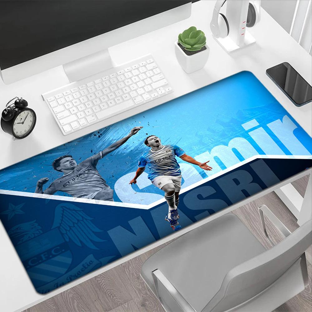 Zinedine Zidane: Football Legend Gaming Mouse Pad Keyboard Mat Computer Desk Mat Non-Slip Rubber Base Perfect for Office Laptop Gaming Setup