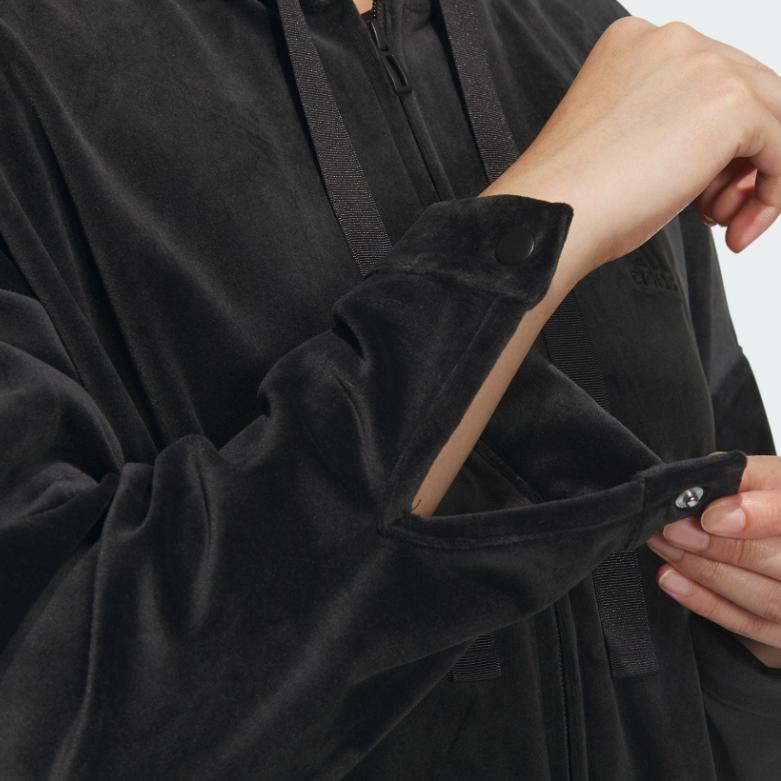 Adidas Jednobarevná ležérní bunda s kapucí na zip Dámské bundy Černá IV7564