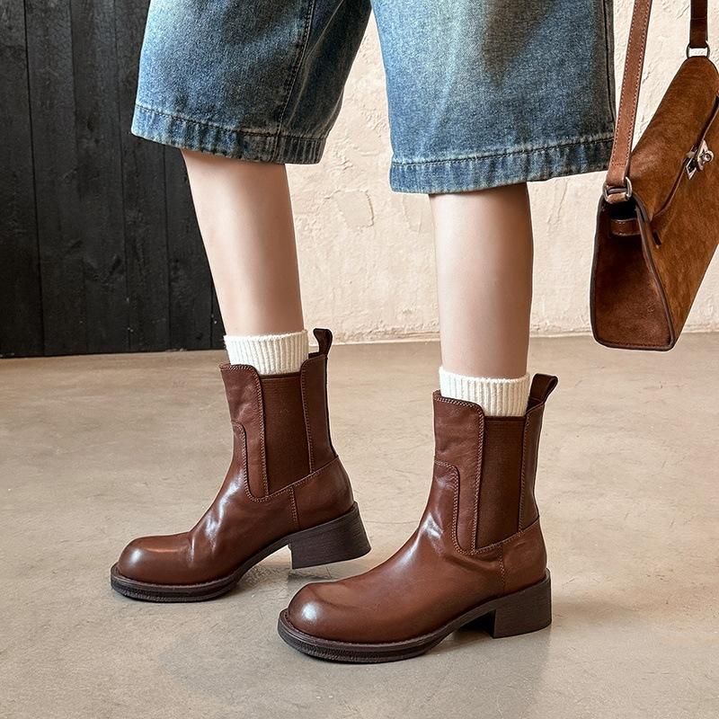 

Zhao Ruth has the same high-end goods, the first layer is washed, and the whole first layer of cowhide inside and outside is thick and thin. Larg 39