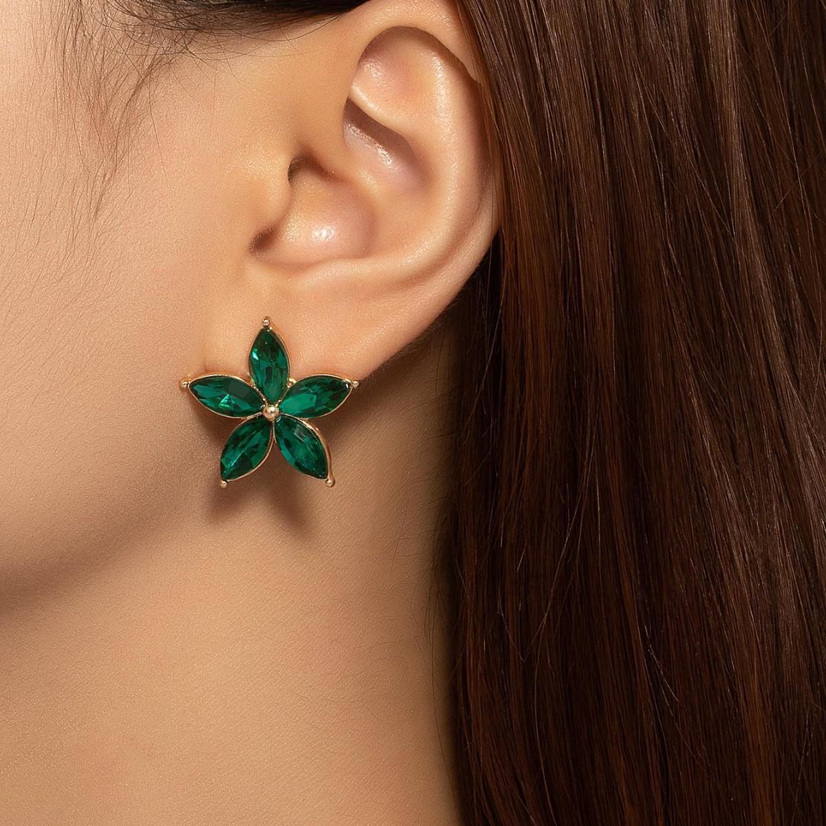 Elegant European & American Fashion Stud Earrings: Luxurious, Versatile, and Stylish for Women зелёный