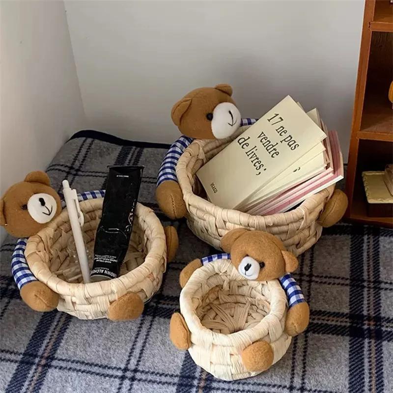 Creative Storage Basket Handmade Eco-Friendly Storage Basket Made of Corn Husk Cartoon Bear Hug Desktop Sundries Storage Basket