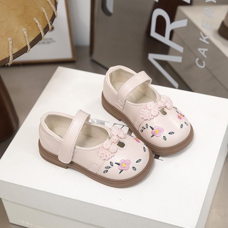 Spring New Style Girls Soft Sole Chinese Style Fashion Princess Soft Sole Leather Shoes