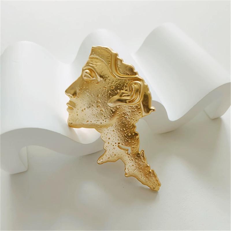 

Individuality European And American Trend Exaggerated Brooch Half Face Mask Suit Clothing Accessories