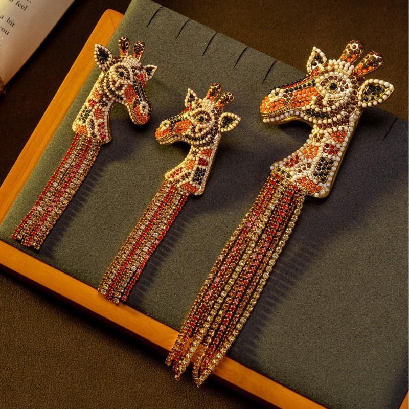Vintage Giraffe Tassel Earrings Light Luxury Style Full Of Diamonds