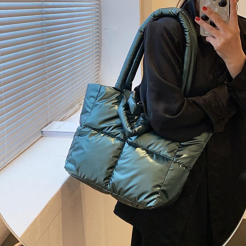 Geantă de mână pentru femei Geantă de mare capacitate Geantă de umăr New Tide Fashion, toamnă și iarnă, geantă din bumbac.